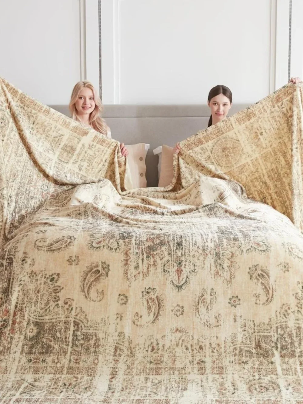 Oversized Vintage Pattern Blanket 120x120